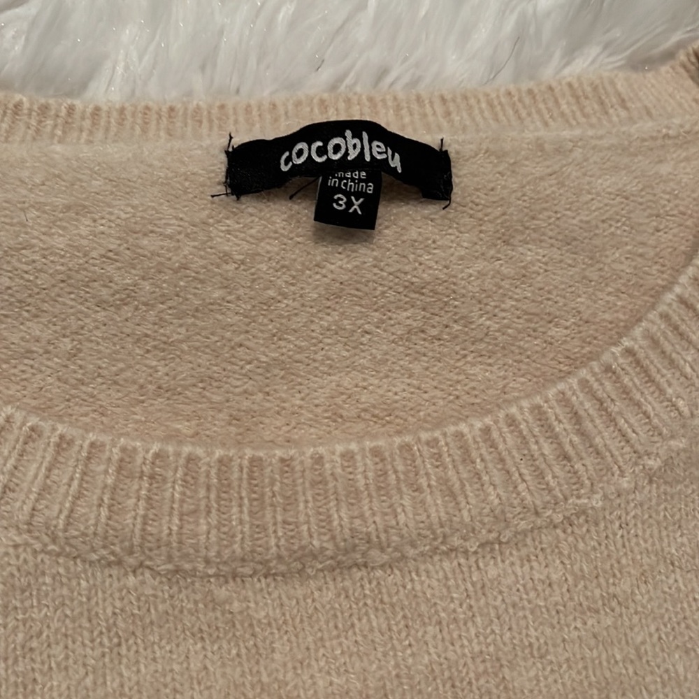 Woman’s Cocobleu cream sweater with gold hearts - Picture 5 of 6